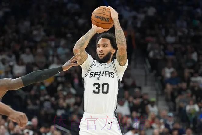 尚帕尼过去5场场均贡献16分10板2.6助，投篮命中率47%