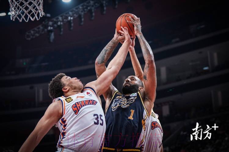 常规赛1月15日:广东东阳光VS上海久事 萨姆纳集锦 常规赛1月15日:广东东阳光VS上海久事 萨姆纳集锦